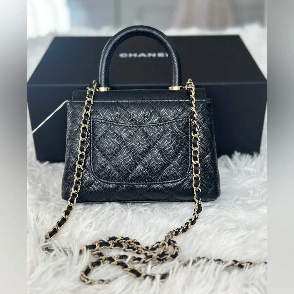 ❌ SOLD ❌ CHANEL Coco Handle Clutch on Chain Black Caviar - Picture 2 of 7